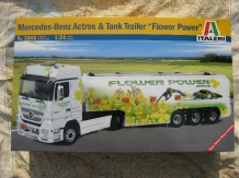 images/productimages/small/Mercedes Actros tank trailer Italeri 1;24 voor.jpg